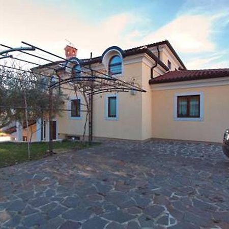 Apartments Villa Teuta Умаг Экстерьер фото