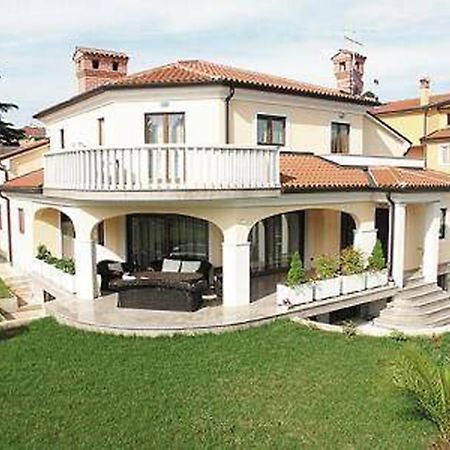 Apartments Villa Teuta Умаг Экстерьер фото
