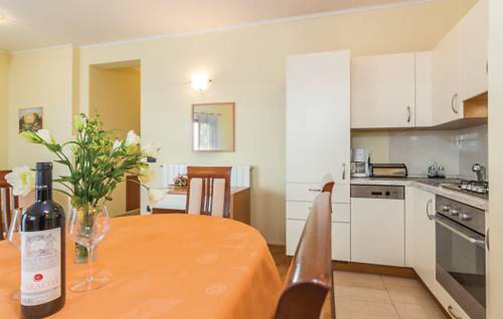 Apartments Villa Teuta Умаг Экстерьер фото
